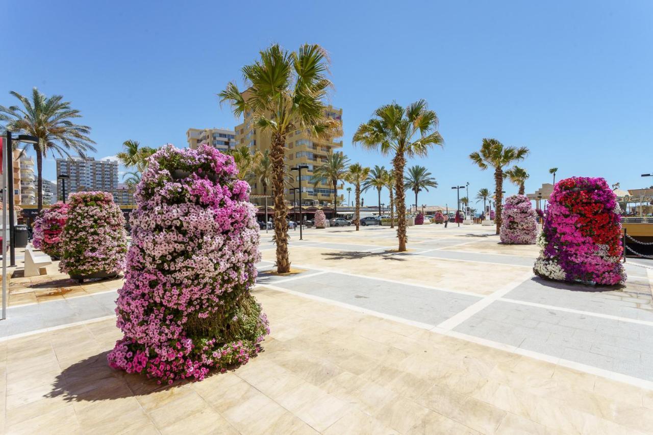 Hostal Costabella Powered By Faro Homes 푸엔히롤라 외부 사진