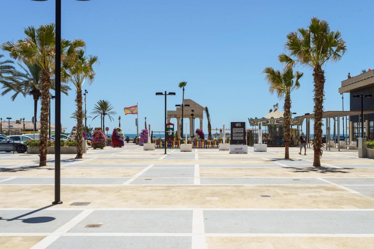 Hostal Costabella Powered By Faro Homes 푸엔히롤라 외부 사진