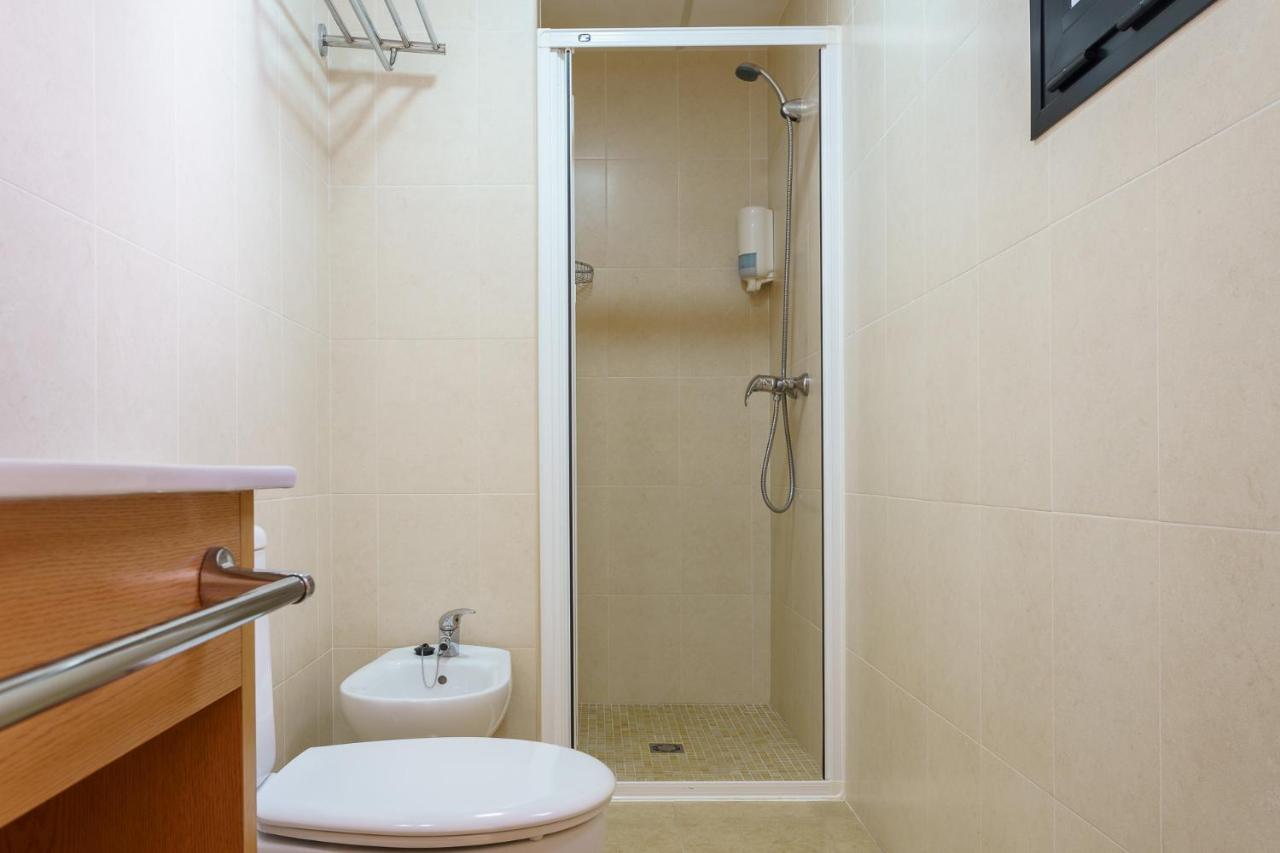 Hostal Costabella Powered By Faro Homes 푸엔히롤라 객실 사진