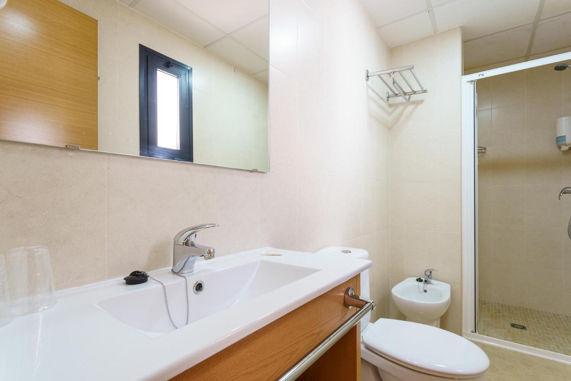 Hostal Costabella Powered By Faro Homes 푸엔히롤라 객실 사진