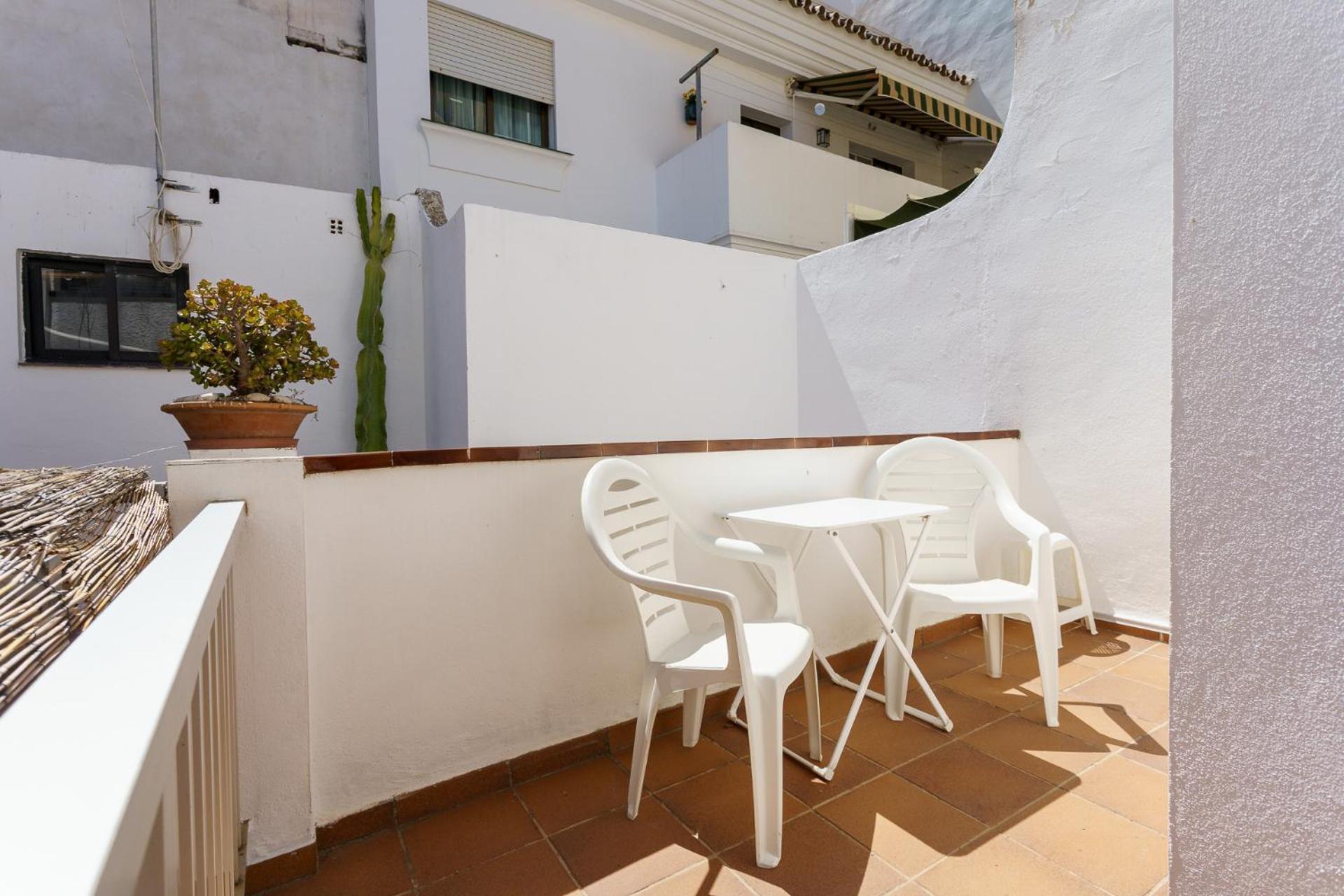 Hostal Costabella Powered By Faro Homes 푸엔히롤라 객실 사진
